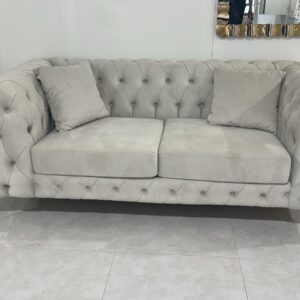 divani 2+3 posti modello chester piedi in metallo oro