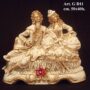 STATUA-COPPIA-DISTESA-IN-CERAMICA-DECORO-AVORIO-FOGLIA-ORO-CON-CRISTALLI-152600980135