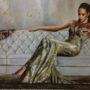 QUADRO-DONNA-SUL-DIVANO-CORNICE-BIANCA-E-ORO-IN-LEGNO-GLITTER-E-CRISTALLI-154336319787-2