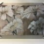 QUADRO-MODERNO-CON-CORNICE-TORTORA-E-TELA-CON-FIORI-E-GLITTER-80×46-cm-164598663387