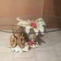 TAVOLO-ANGELO-CON-VETRO-IN-CERAMICA-AVORIO-FOGLIA-ORO-CON-ROSE-E-CRISTALLI-152600664077