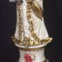STATUA-DONNA-CON-OMBRELLO-COLONNA-IN-CERAMICA-AVORIO-FOGLIA-ORO-E-CRISTALLI-162568023738