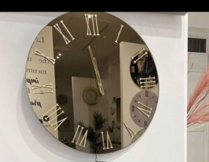 OROLOGI MODERNI IN VETRO