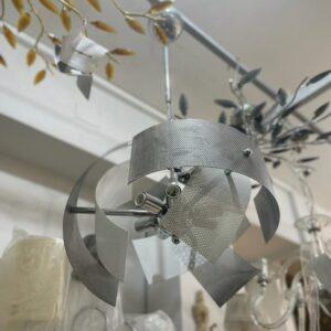 lampadario moderno bianco e argento