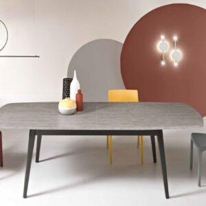 tavolo moderno da pranzo base antracite e base effetto cemento