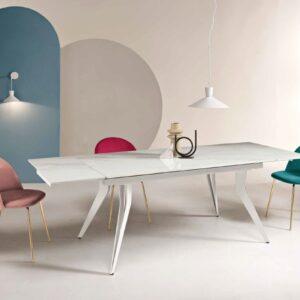 tavolo moderno piedi neri e base effetto marmo