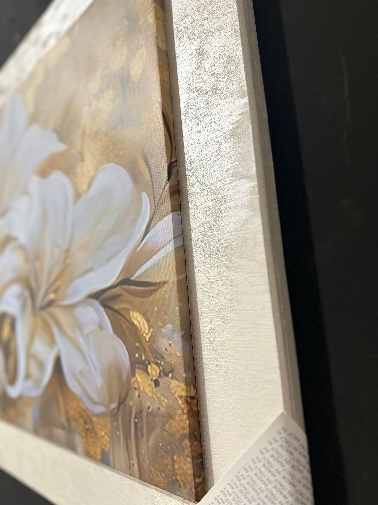 quadro con fiori bianchi cornice ghiaccio