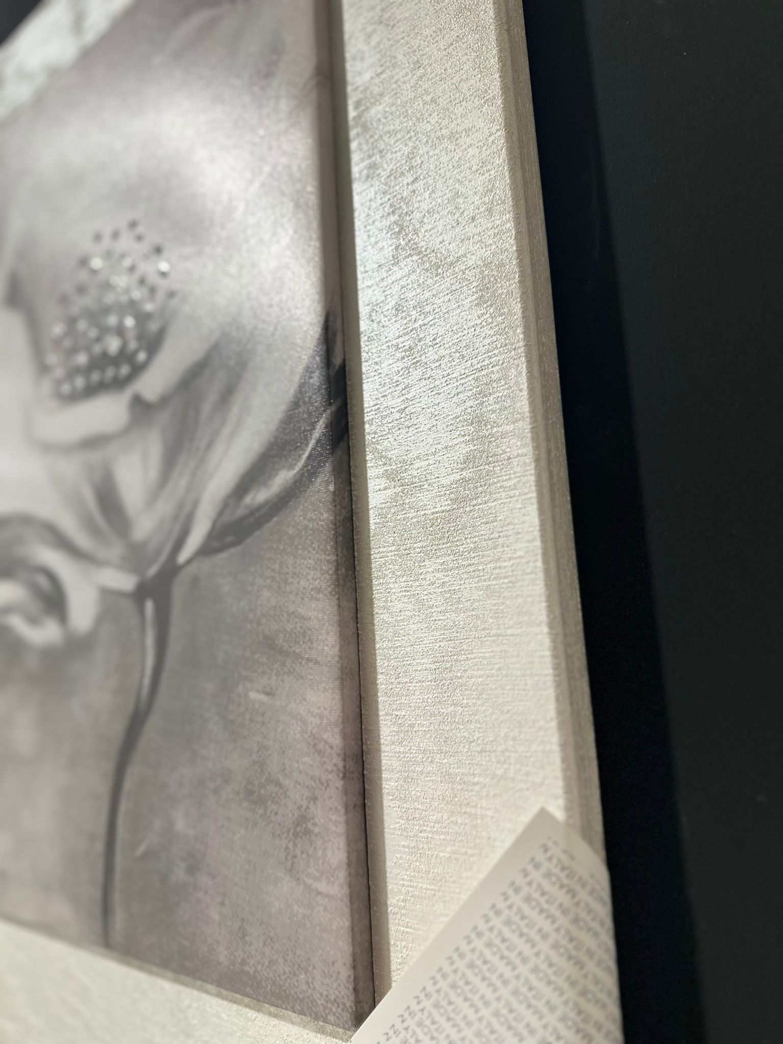 quadro con fiori bianchi cornice ghiaccio