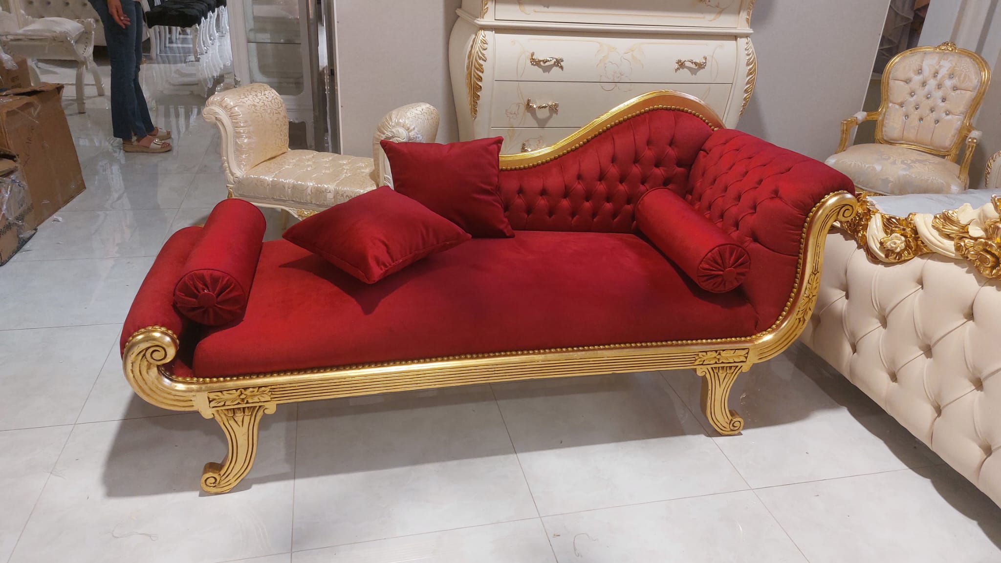 dormuse velluto rosso piedi in metallo oro