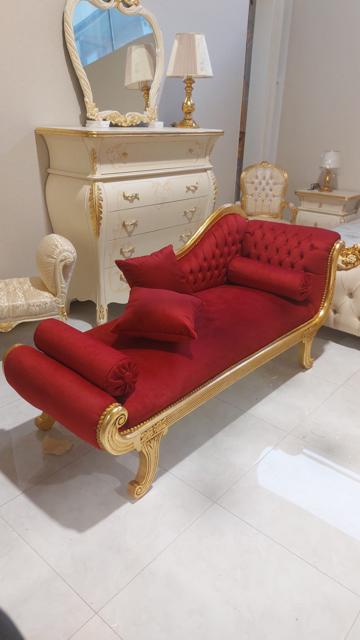 dormuse velluto rosso piedi in metallo oro
