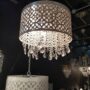 LAMPADARIO-SOSPENSIONE-STRUTTURA-FORATA-LACCATO-BIANCO-STRASS-E-GOCCE-CRISTALLO-152737958170