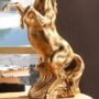 CAVALLO-SU-2-ZAMPE-IN-CERAMICA-FOGLIA-ORO-CON-CRISTALLI-ARREDO-CASA-SOPRAMMOBILE-152180565511