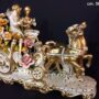 STATUA-CARROZZA-PICCOLA-IN-CERAMICA-AVORIO-FOGLIA-ORO-CON-FIORI-ROSE-E-CRISTALLI-152601062621