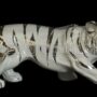 TIGRE-IN-AGGUATO-IN-CERAMICA-BIANCO-PLATINO-CON-CRISTALLI-SWAROVSKI-ANIMALI-162873552861
