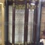 VETRINA-2-ANTE-IN-LEGNO-NOCE-E-FOGLIA-ORO-E-STOFFA-PANNA-CON-CRISTALLI-153215910073