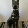 CANE-ALANO-GRANDE-SEDUTO-IN-CERAMICA-NERO-CON-COLLARE-E-OCCHI-IN-CRISTALLO-152731828824