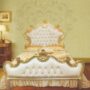 LETTO-MATRIMONIALE-IN-LEGNO-BAROCCO-FOGLIA-ORO-CON-ECOPELLE-BIANCA-E-CRISTALLI-162363092705