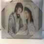 QUADRO-SACRA-FAMIGLIA-CON-CORNICE-COLOR-TORTORA-E-GLITTER-ARGENTO-50×48-cm-154256698915