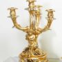CANDELABRO-REGALE-4-FIAMME-CON-BASE-PUTTI-E-FIORI-IN-CERAMICA-FOGLIA-ORO-ARGENTO-152202253136