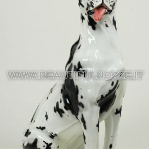 CANE ALANO ARLECCHINO GIGANTE SEDUTO IN CERAMICA BIANCA CON MACCHIE NERE ANIMALI