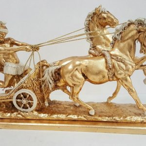 BIGA CARROZZA CON CAVALLI DA TAVOLO IN LEGNO E CERAMICA AVORIO E FOGLIA ORO