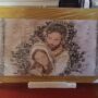 QUADRO-SACRA-FAMIGLIA-CAPEZZALE-STAMPA-SU-TELA-LEGNO-DECORO-ORO-ARREDO-CASA-152595587727