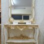 CONSOLLE-E-SPECCHIO-IN-LEGNO-AVORIO-E-FOGLIA-ORO-CON-CRISTALLI-MOBILI-SOGGIORNO-152452478668