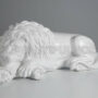 LEONE-SU-TRONCO-IN-CERAMICA-BIANCO-CON-OCCHI-IN-CRISTALLO-SWAROVSKI-152880337548