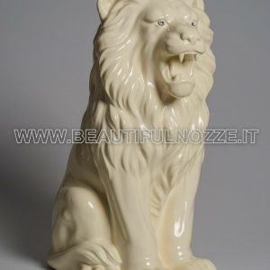 LEONE SEDUTO IN CERAMICA DECORO CREMA CON OCCHI IN CRISTALLO SWAROVSKI