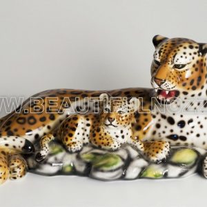 LEOPARDO SU SASSO CON CUCCIOLO IN CERAMICA CON MACCHIE ANIMALI PANTERA LEONE
