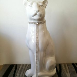 PANTERA GRANDE SEDUTA IN CERAMICA BIANCA CON COLLARE E OCCHI IN CRISTALLO
